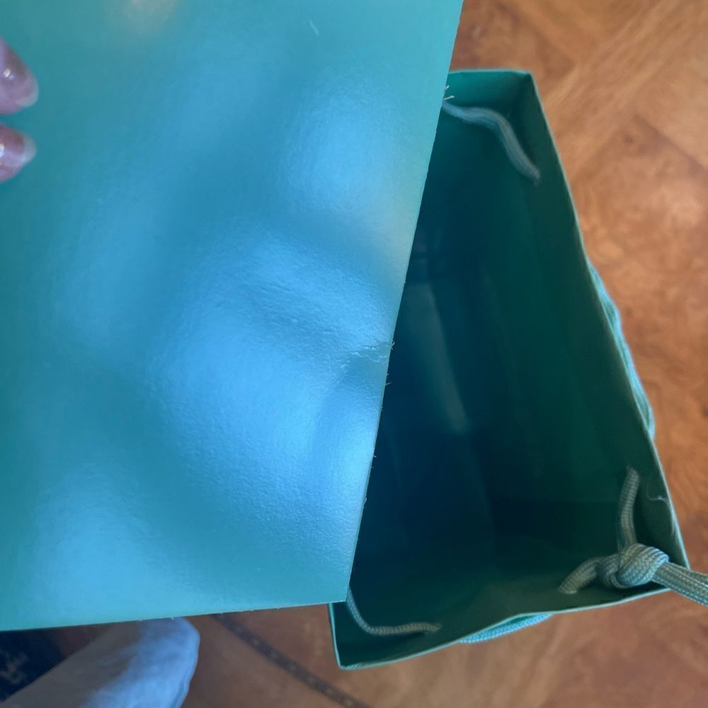 LA MER Bag & Empty Box! - Picture 12 of 16